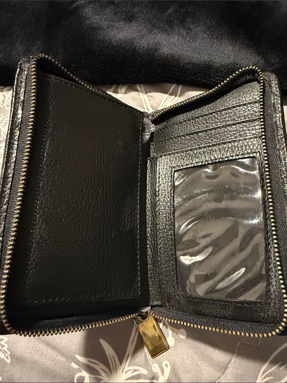Fossil Black Pebbled Leather Zip-Around Wallet with Gold Accent - Picture 6 of 8